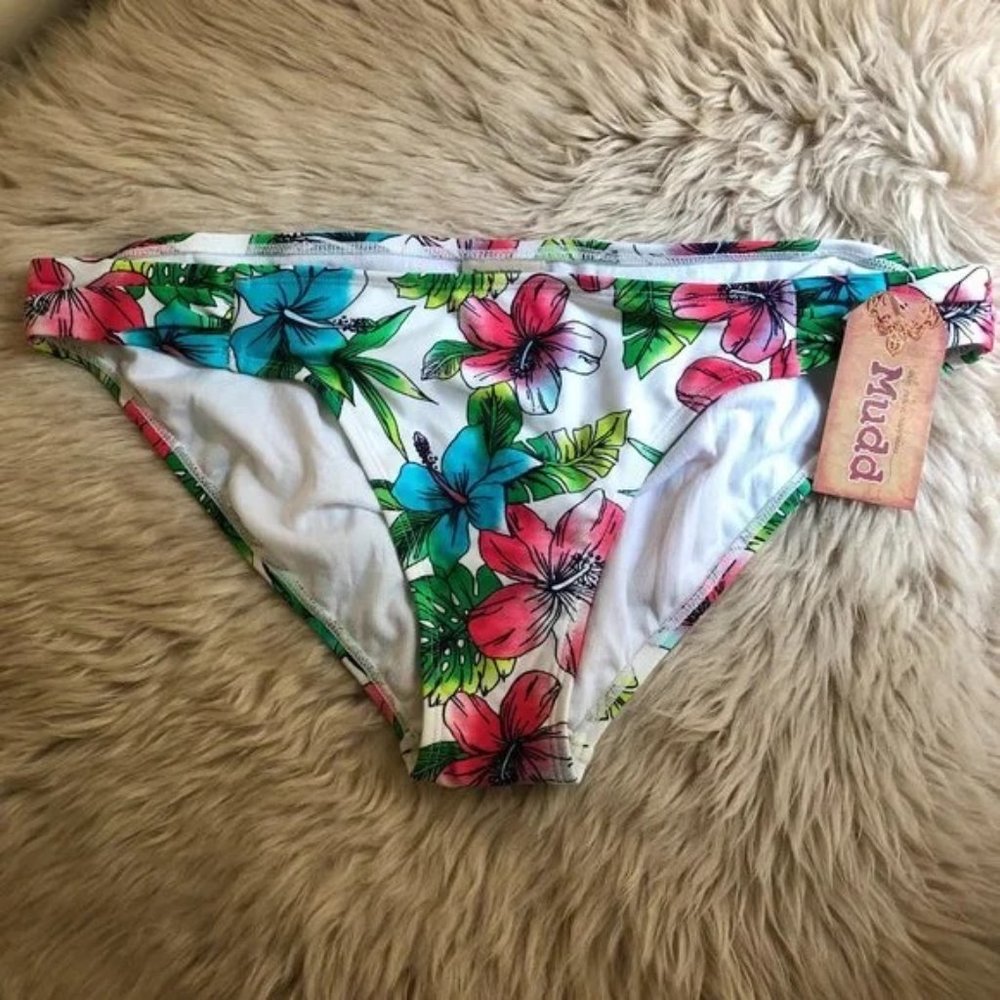 NWT LOT of Two Bikini Bottoms Size XL *Total Value of $68!* - Picture 7 of 9